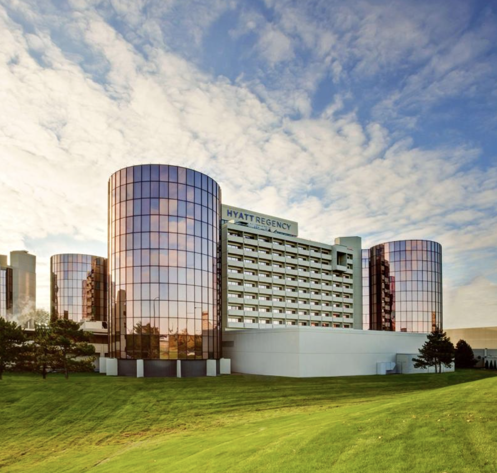 Hyatt Regency O'Hare Exterior